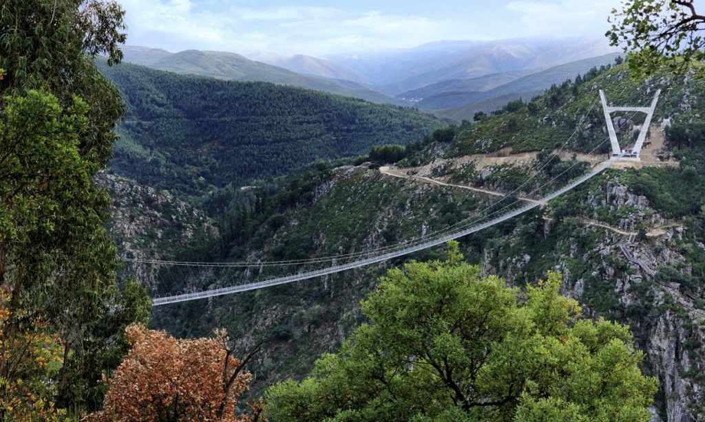 Portugalia a inaugurat cel mai lung pod pietonal suspendat din lume
